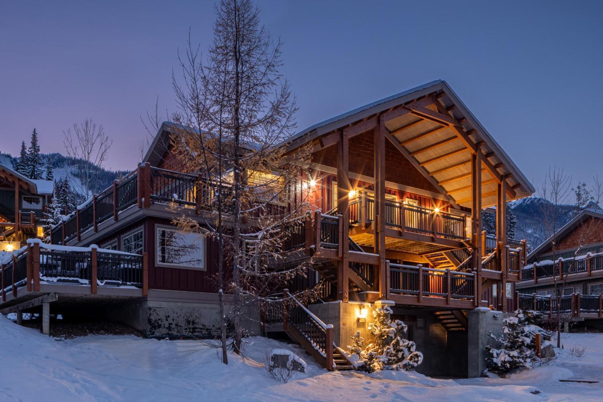 Lush Mountain Accommodations Golden Extérieur photo
