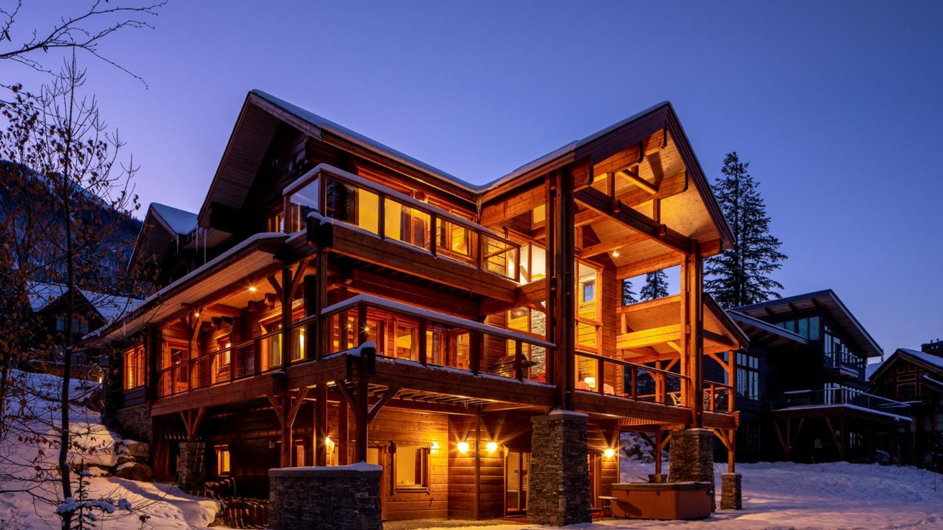 Lush Mountain Accommodations Golden Extérieur photo