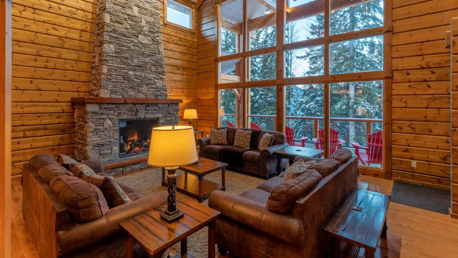 Lush Mountain Accommodations Golden Extérieur photo