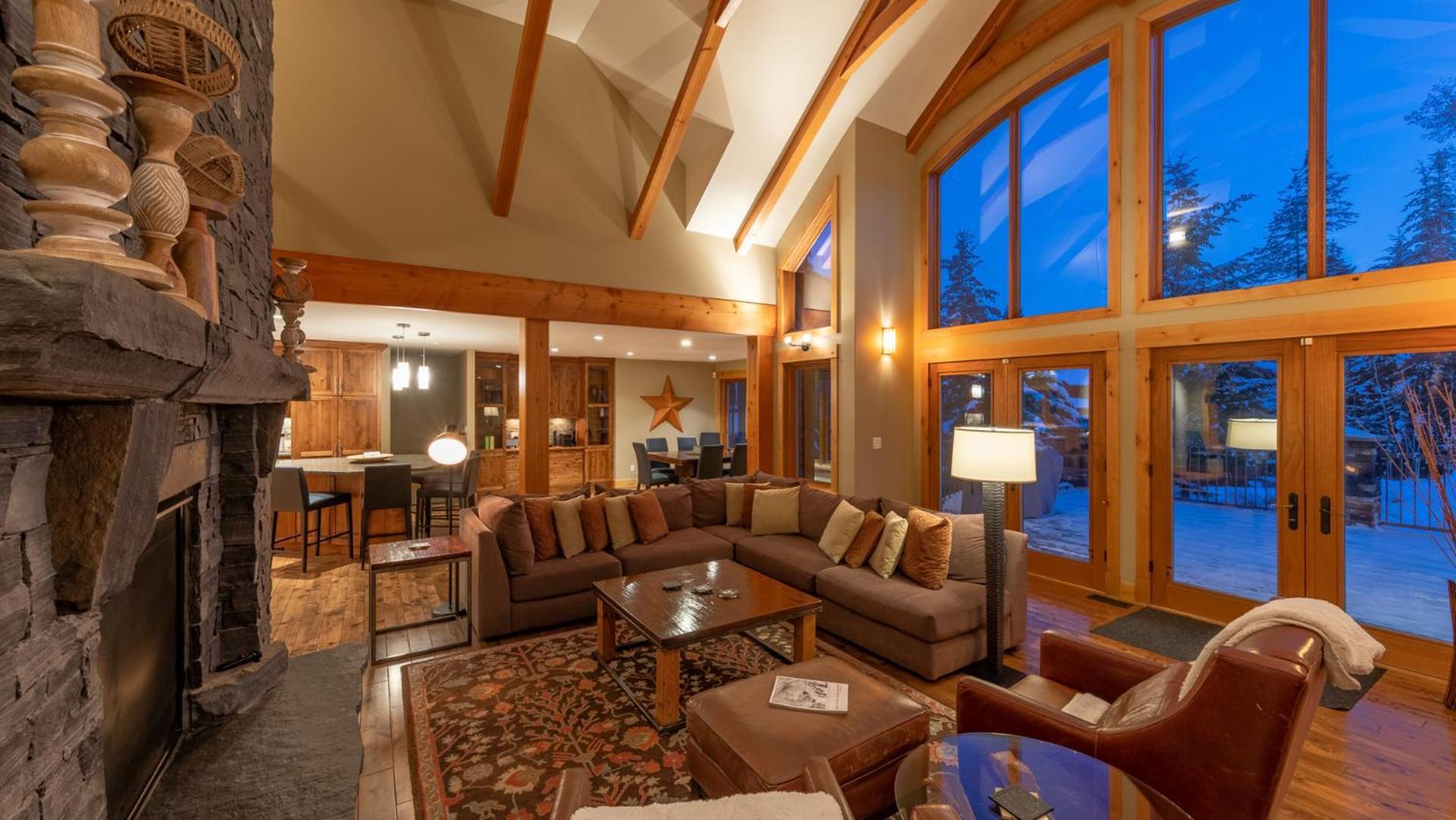 Lush Mountain Accommodations Golden Extérieur photo