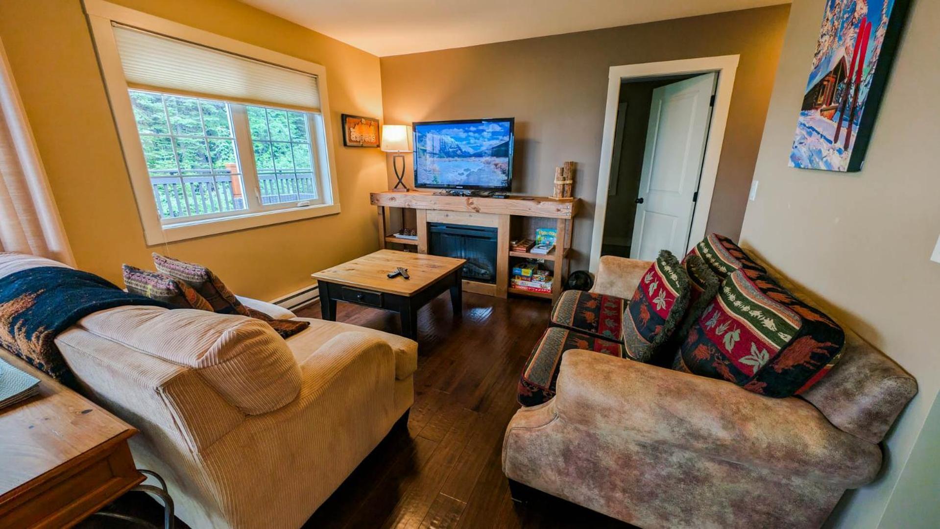 Lush Mountain Accommodations Golden Chambre photo