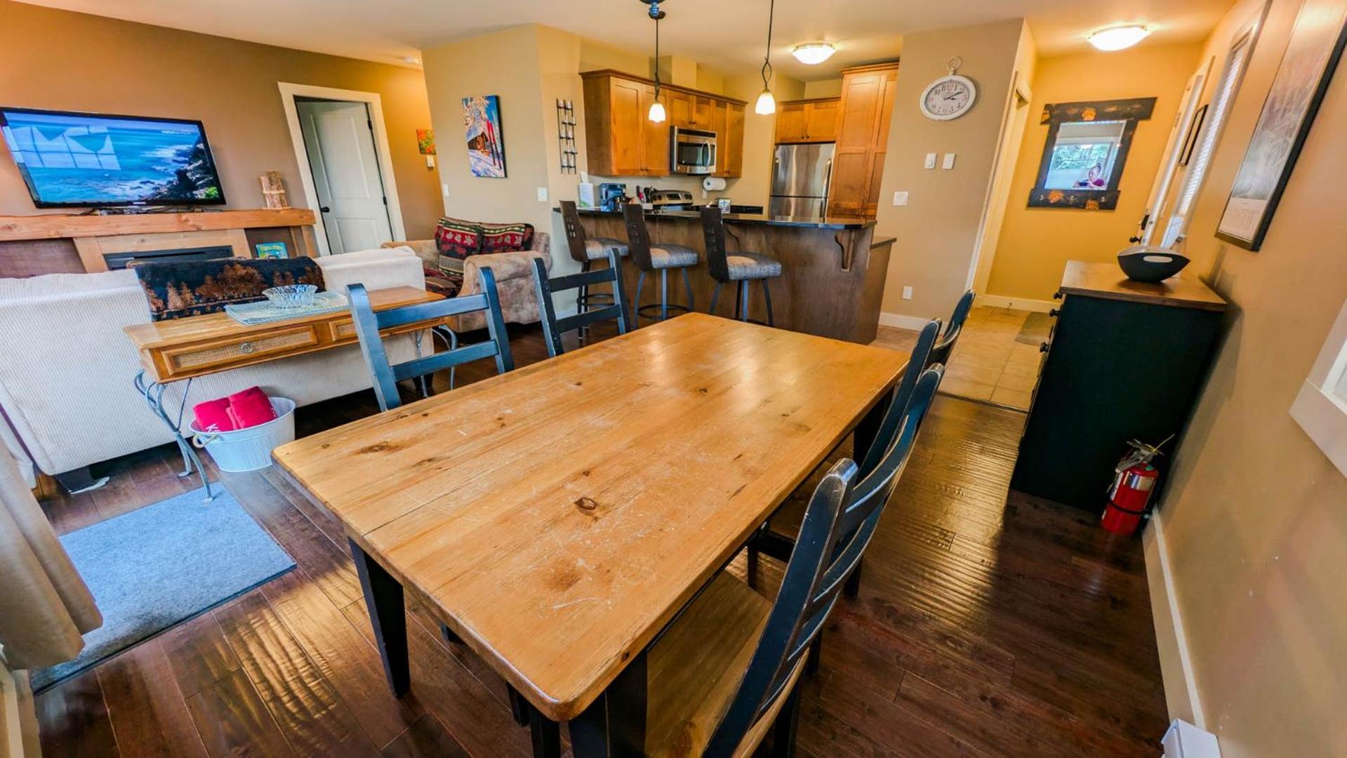 Lush Mountain Accommodations Golden Chambre photo