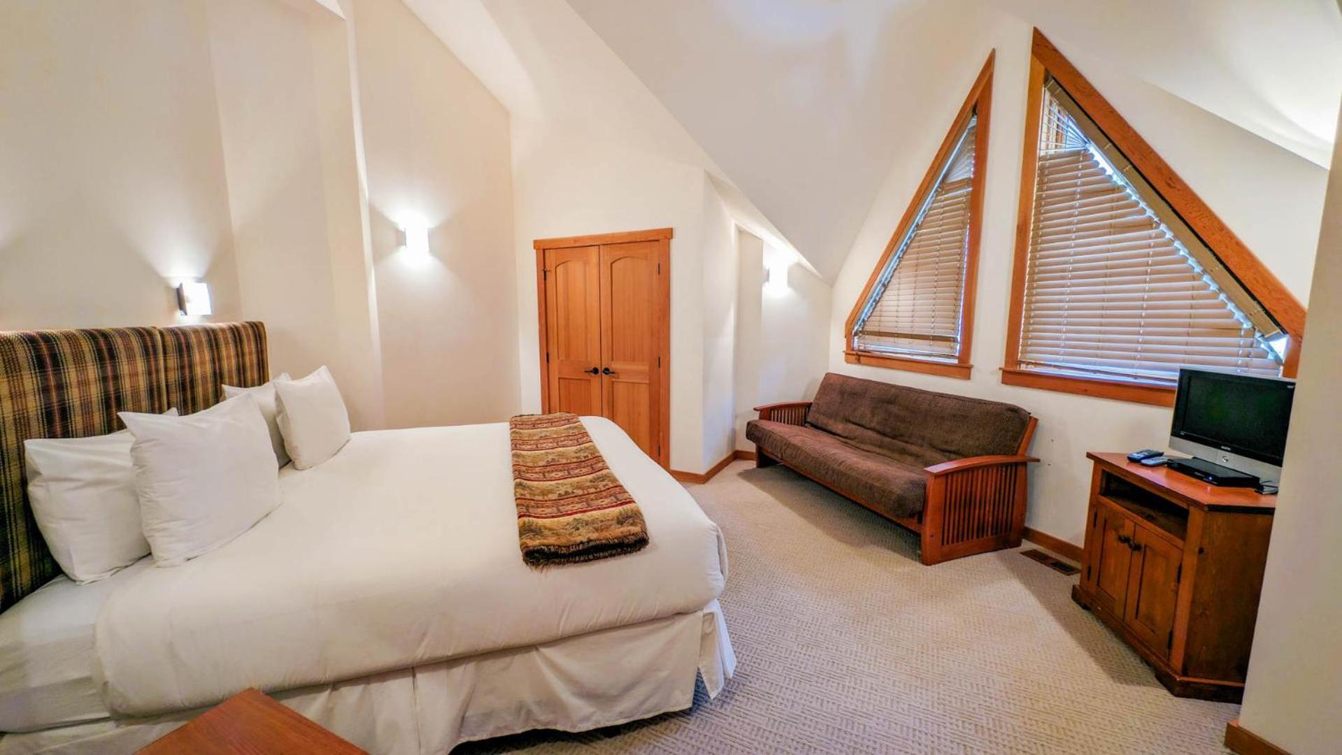 Lush Mountain Accommodations Golden Chambre photo