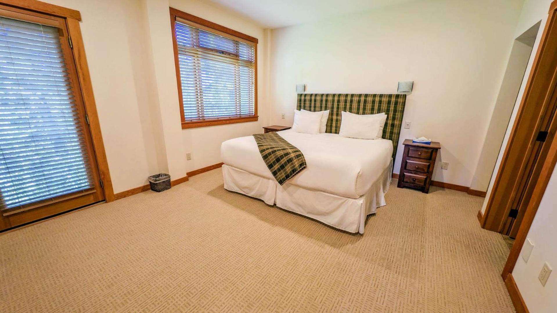 Lush Mountain Accommodations Golden Chambre photo