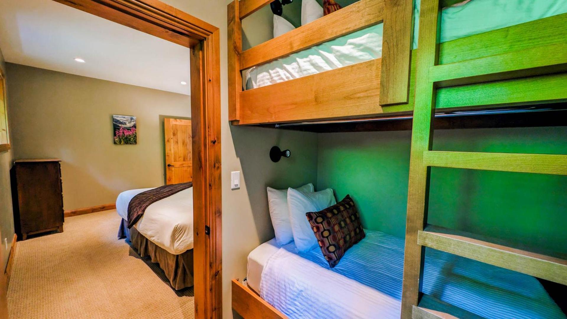 Lush Mountain Accommodations Golden Chambre photo