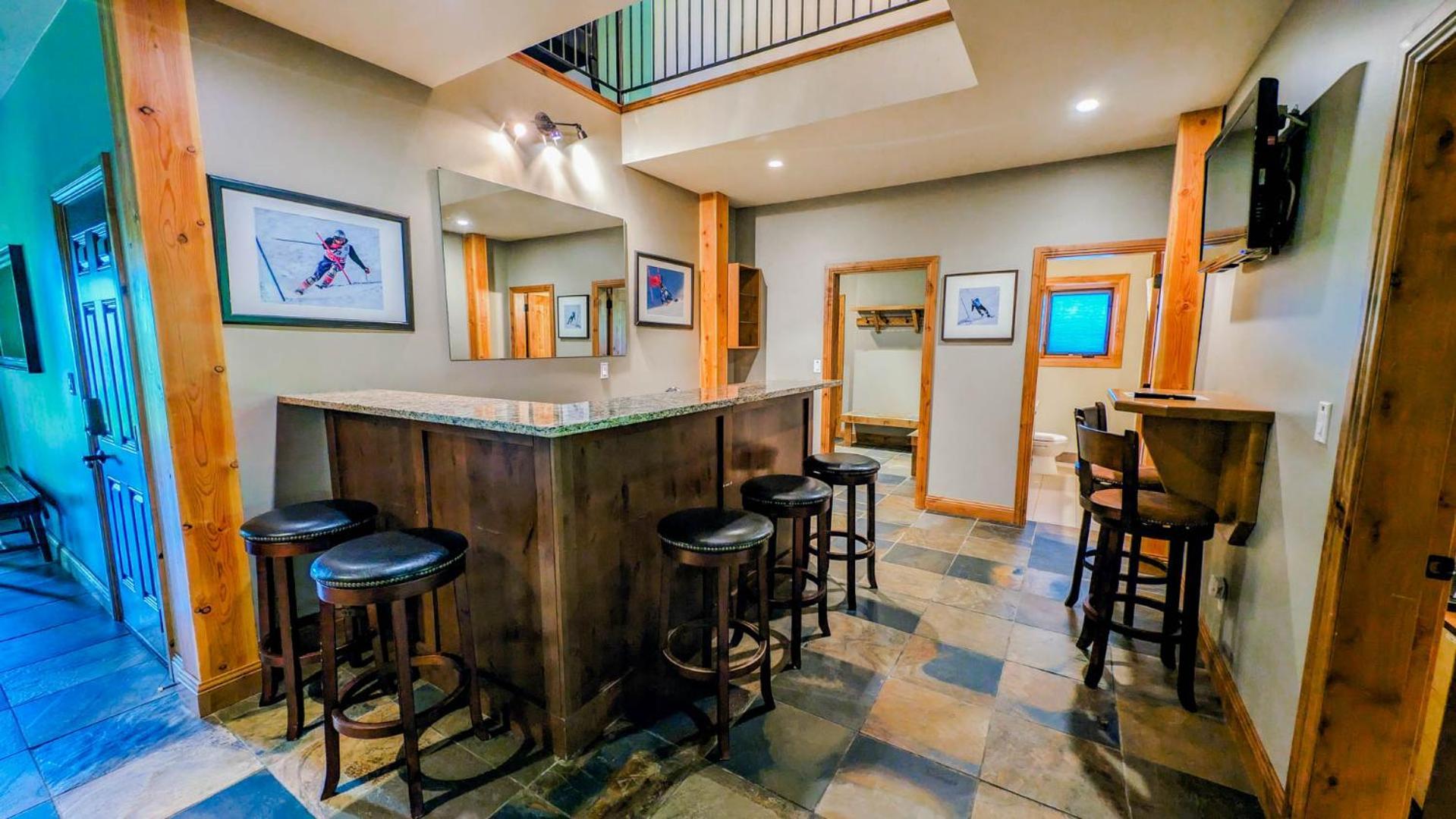 Lush Mountain Accommodations Golden Chambre photo