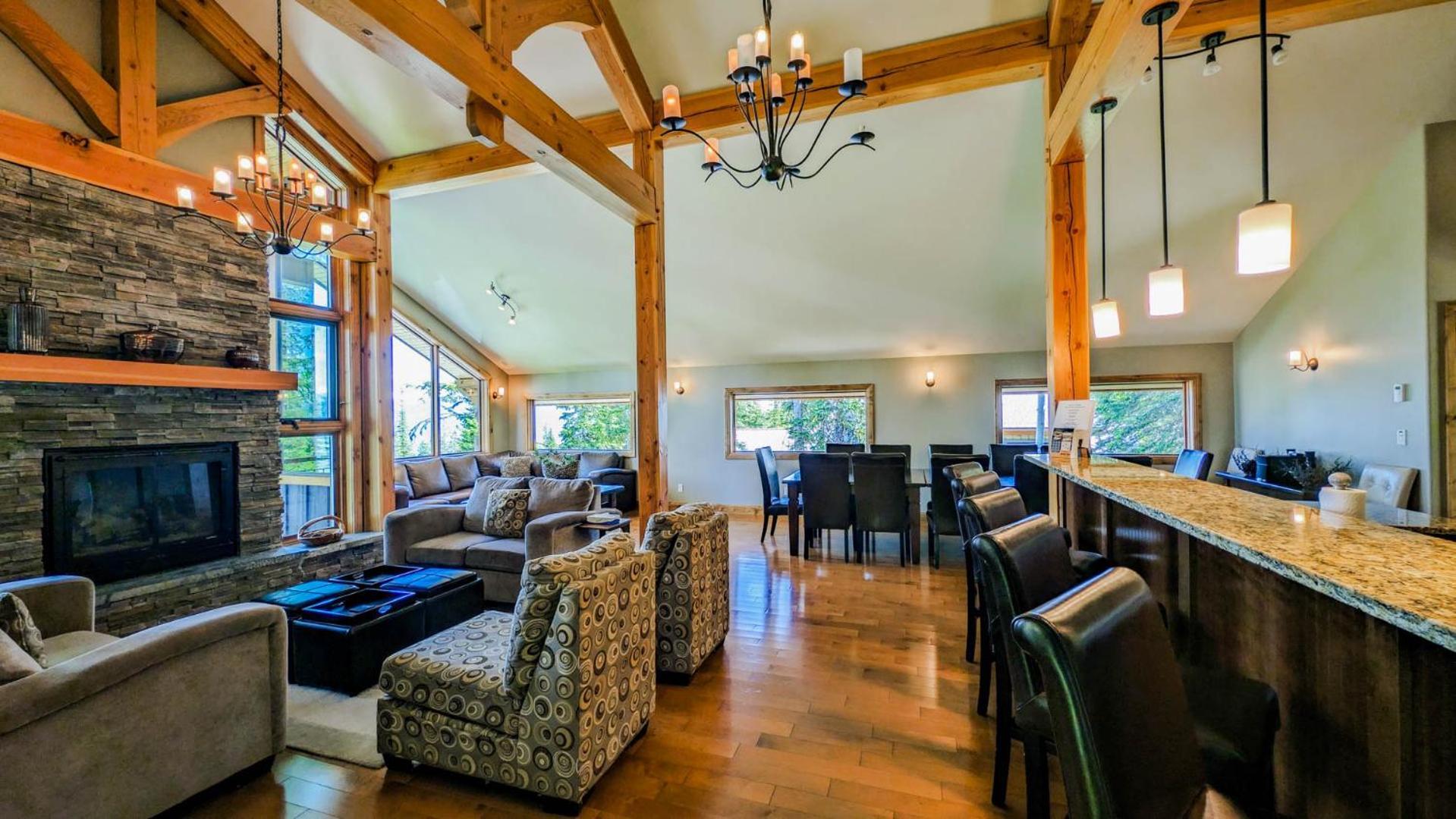 Lush Mountain Accommodations Golden Chambre photo