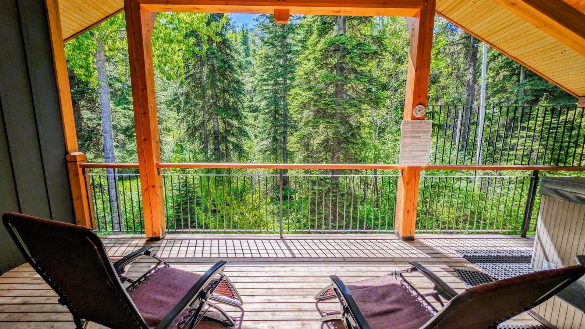 Lush Mountain Accommodations Golden Chambre photo