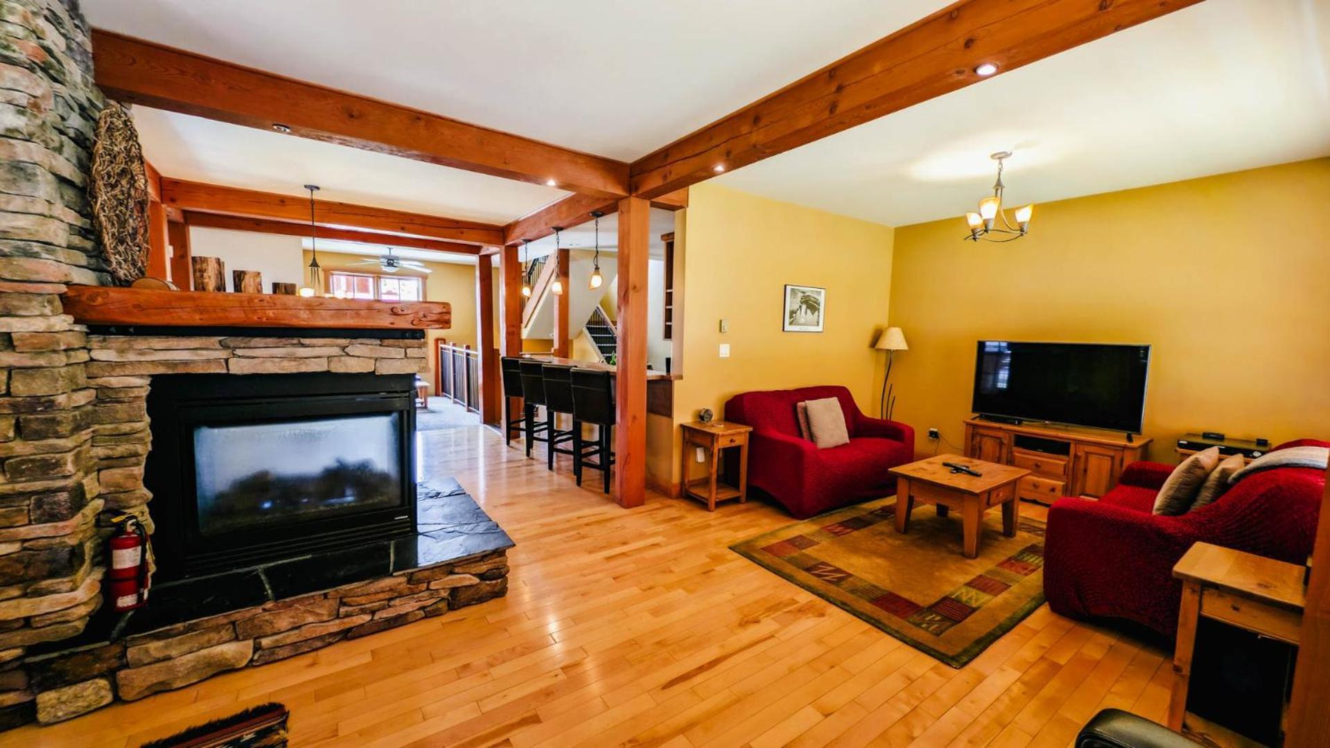Lush Mountain Accommodations Golden Chambre photo