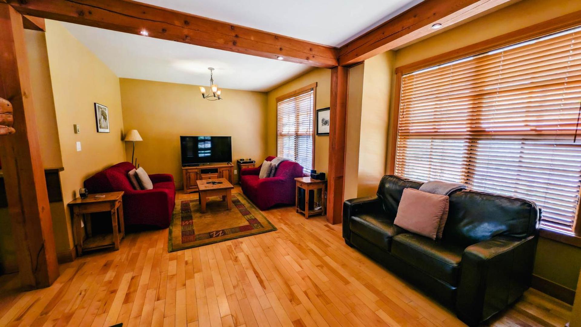 Lush Mountain Accommodations Golden Chambre photo