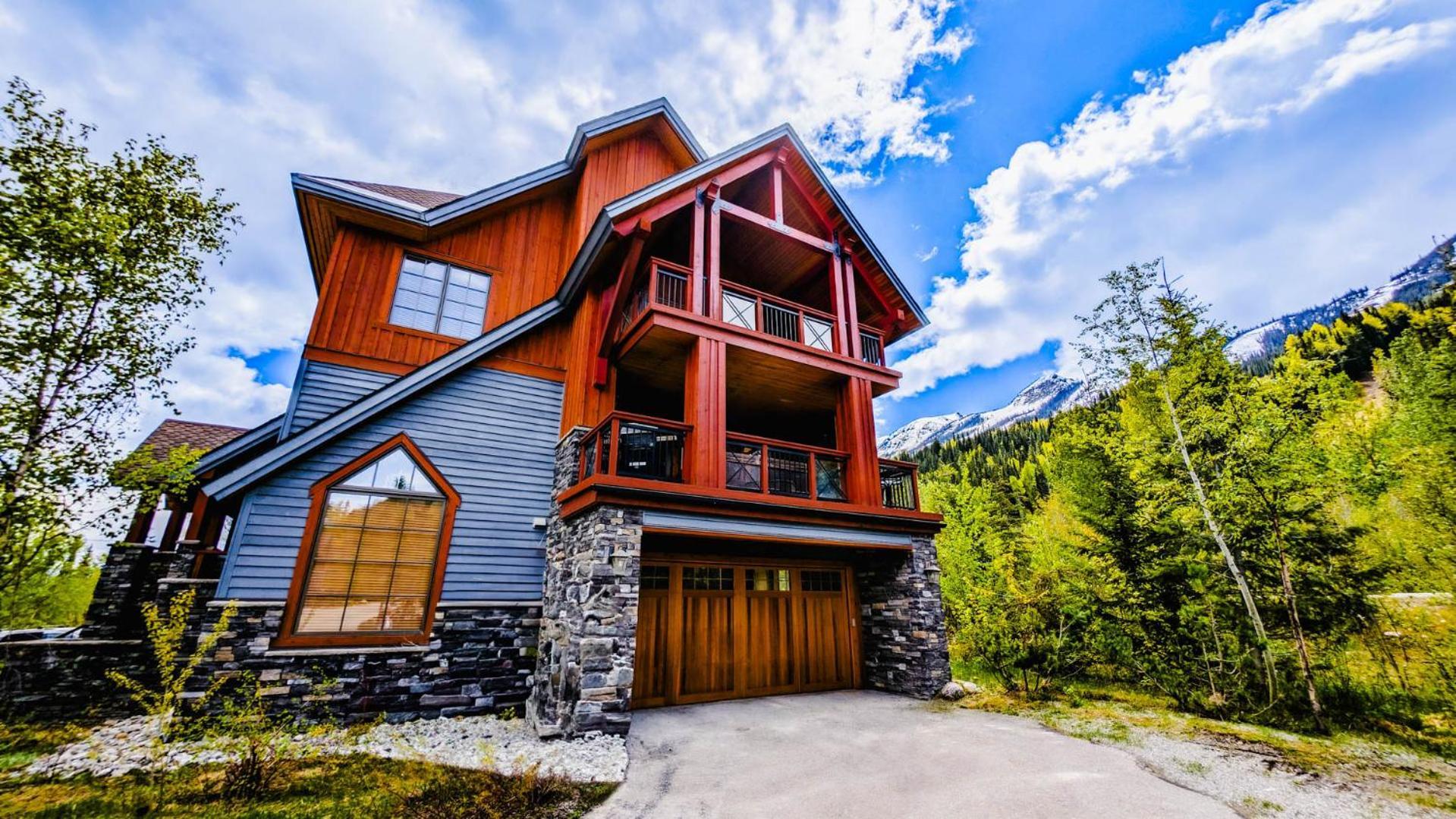 Lush Mountain Accommodations Golden Extérieur photo