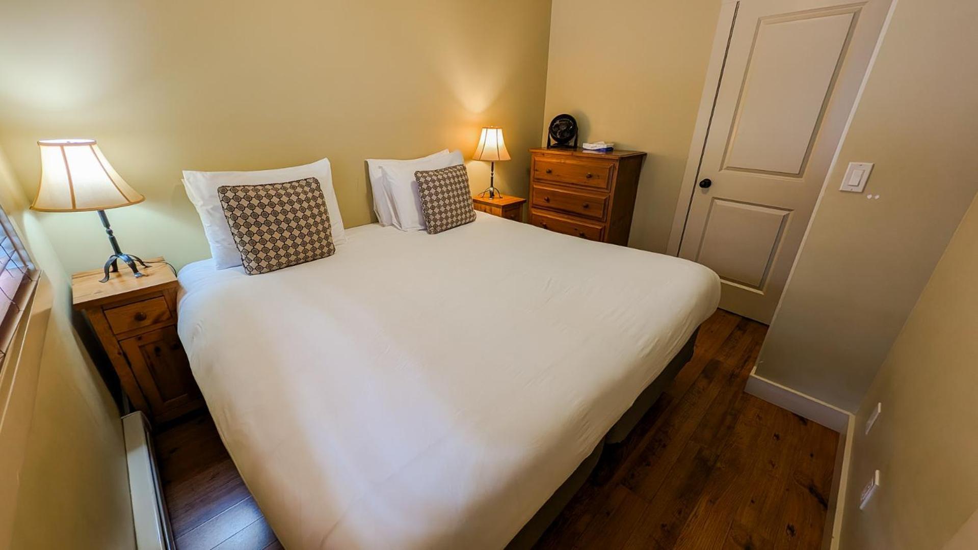 Lush Mountain Accommodations Golden Chambre photo