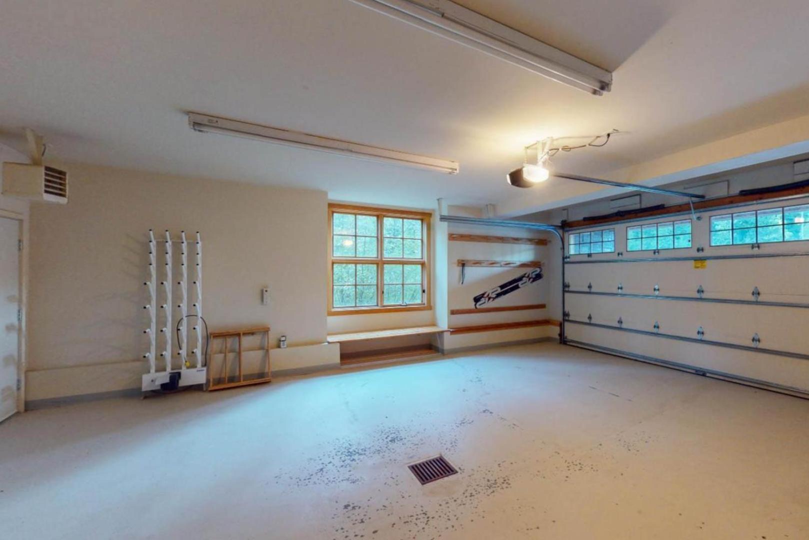 Lush Mountain Accommodations Golden Extérieur photo